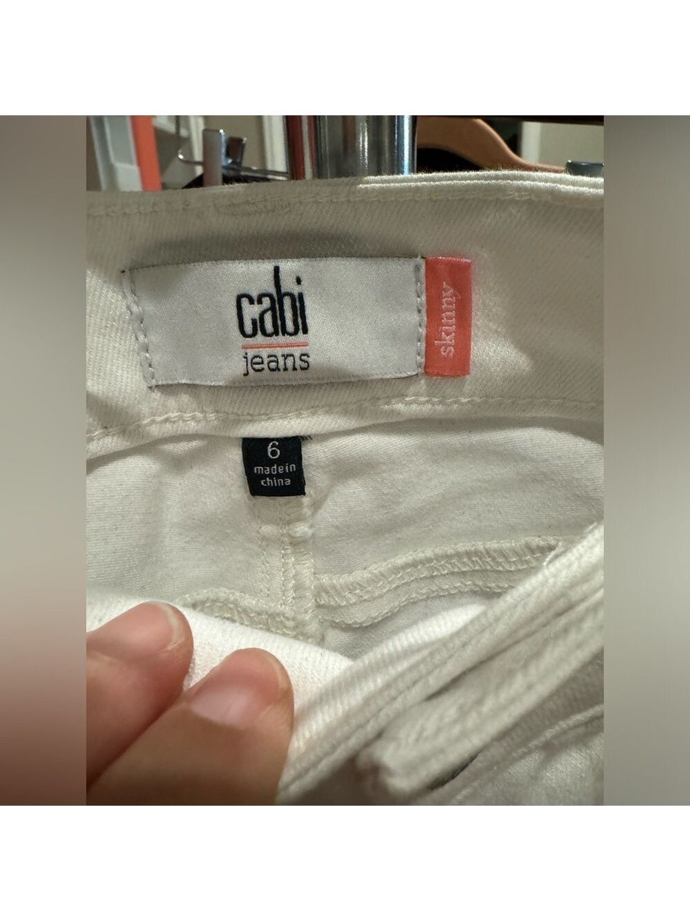 Cabi - Skinny White Jeans - Sz 6 - LIKE NEW - Picture 5 of 5